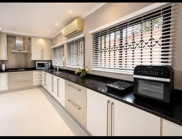 5 BEDROOM HOUSE FOR SALE IN THREE RIVERS EAST